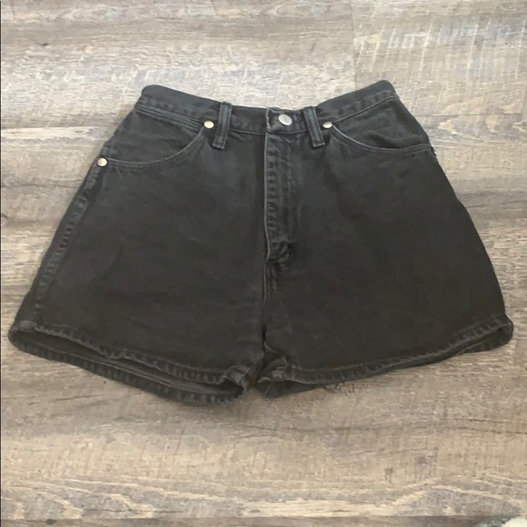 Wrangler Pants - Vintage Wrangler High-Waisted Shorts Wrangler Pants - Vintage Wrangler High-Waisted Shorts